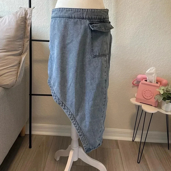 Dresses & Skirts - Asymmetrical denim skirt